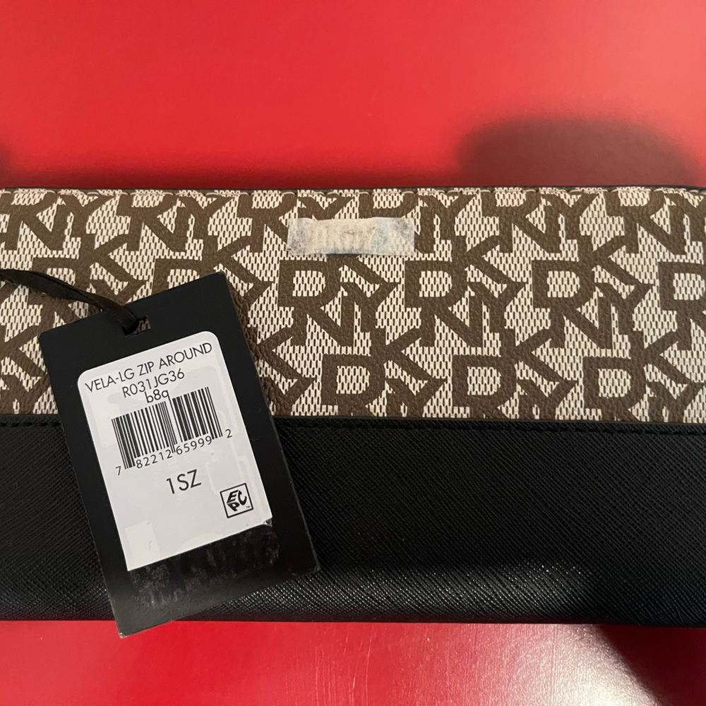 DKNY wallet